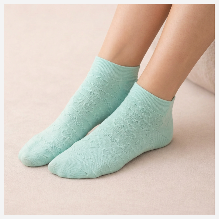 Sockscarving Heartstrings Edition