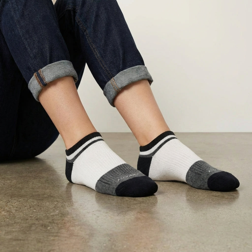 -Avik Socks - Black White-