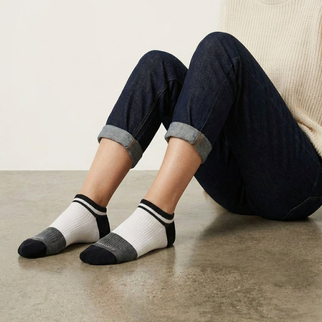 -Avik Socks - Black White-