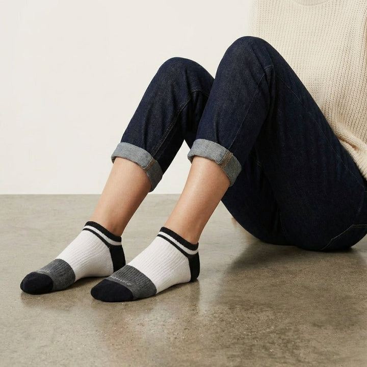 -Avik Socks - Black White-