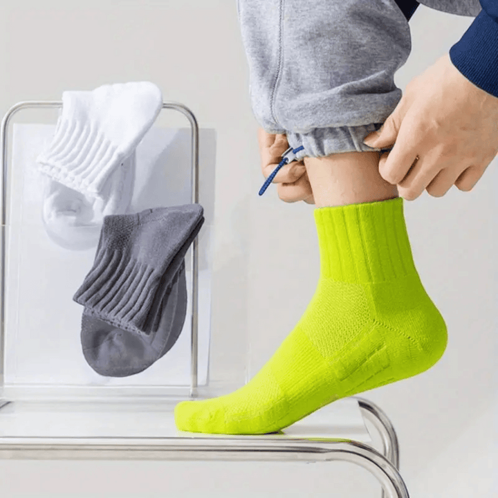 Ribbed anti-loosen elastic vibrant crew socks – stays up all day during gym and sports | Sockscarving®-Vibrant Edition – Cushioned Crew Socks with 180° Airflow Design (Unisex)-