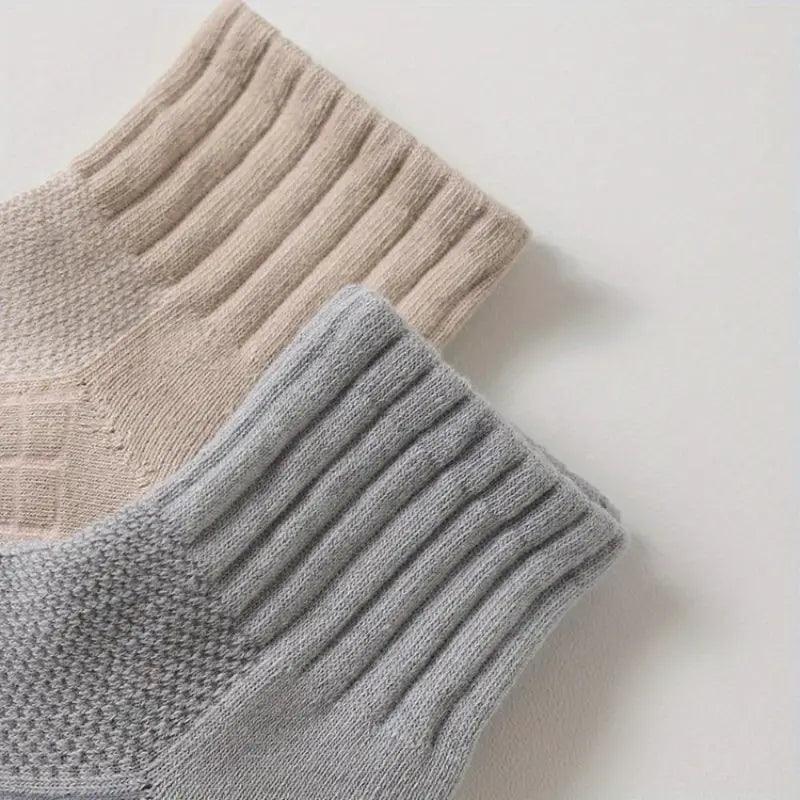 Vibrant Edition best-seller pack of 3 crew socks – black light grey grey cushioned cotton | Sockscarving®-Vibrant Edition – Cushioned Crew Socks with 180° Airflow Design (Unisex)-